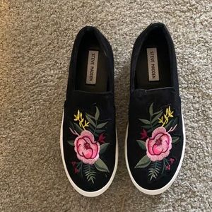 Steve Madden slip on sneakers